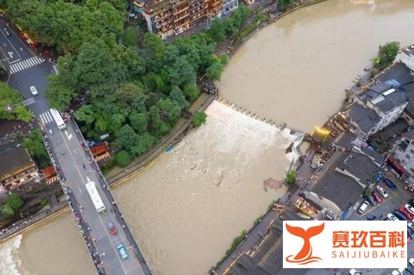 揪心！湖南遭遇暴雨已有8个村子失联，农民损失能得到赔偿吗？