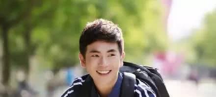 盘点一下那些年迷死人的高校男神老师！