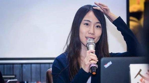 贾浅浅诗引争议,是实力还是靠贾平凹?央媒评贾浅浅争议一针见血