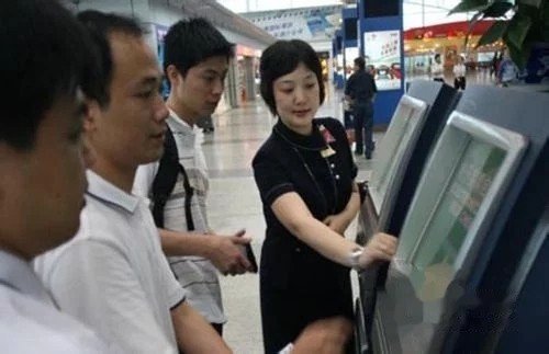南航cz3125座位怎么排的，哪个位置靠窗