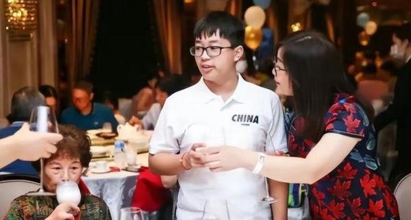 高考生估分650，成绩没出来就办“升学宴”，成绩出来后瞬间打脸