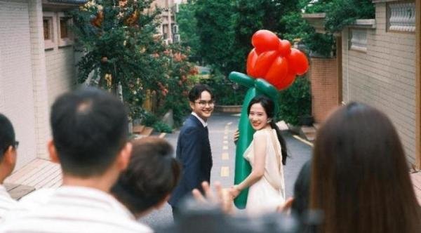 “降本增效”的四无婚礼，让我敢领证了