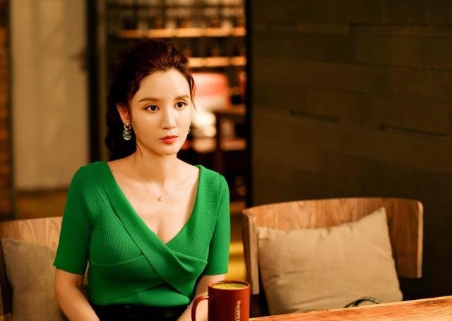 《安家》中女二号张乘乘的扮演者张萌,是这部剧投资方,为何不自己当女主?