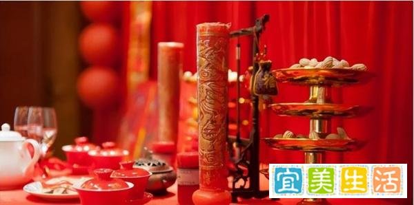 一对男女被按着头拜堂，知情人回应：均有精神疾病，希望互相照顾