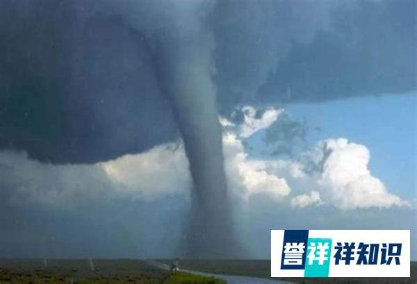 叫嚣针对中国时，美本土传来一声噩耗，80多人死亡，拜登紧急发声
