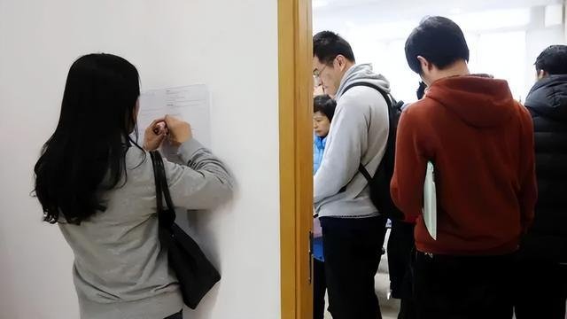 女子投简历后发现HR是室友！这是种什么样的体验？