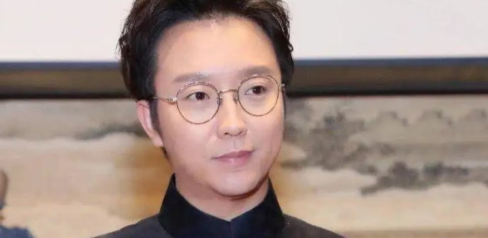 李玉刚把李白的诗《把酒问月》唱成了歌，这首歌融入了哪些元素？
