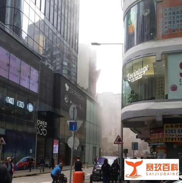 香港铜锣湾世贸中心突发大火:上千人紧急疏散,逾百人被困!