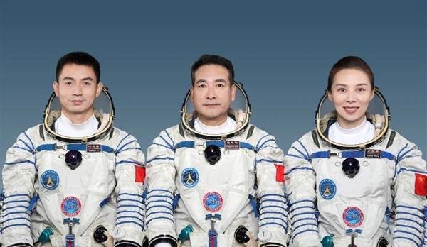 直播中：神舟十三号载人飞船出征太空 这是咋情况？