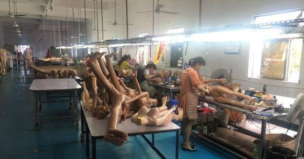深圳成人娃娃厂疫情期订单翻番 厉害了 我的男