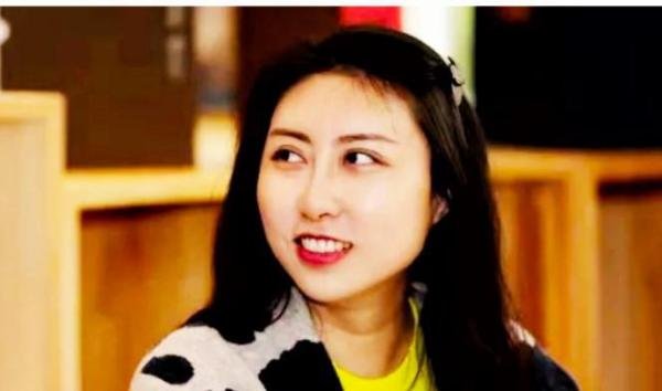 贾浅浅诗引争议，是实力还是靠贾平凹？央媒评贾浅浅争议一针见血