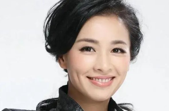 张庭频繁现身代理微信群，劣迹艺人为何还能出现在公众视野？