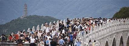 我国不包括调休的公共假期是11天,职工带薪假期算长吗?
