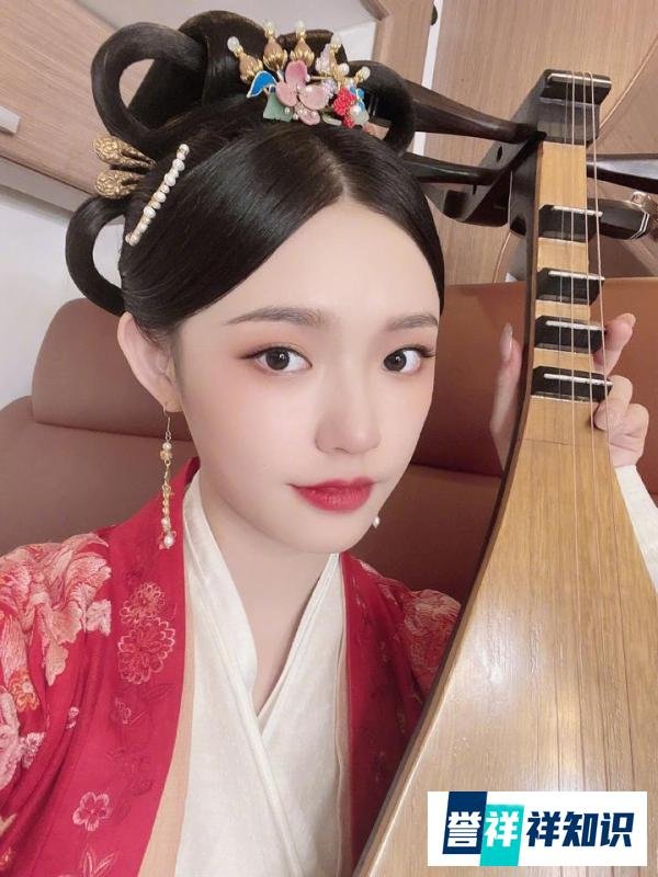 刘亦菲与女明星合照曝光，这次终于不被艳压，女生正常拍照都很美