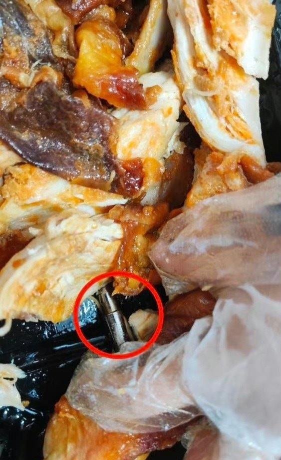 深圳山姆烤鸡被曝吃出子弹，商家提出退款遭顾客拒绝：希望查明异物来源