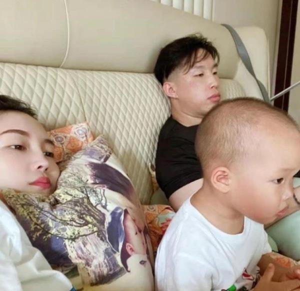 德云社演员烧饼二胎得子 这是咋情况？