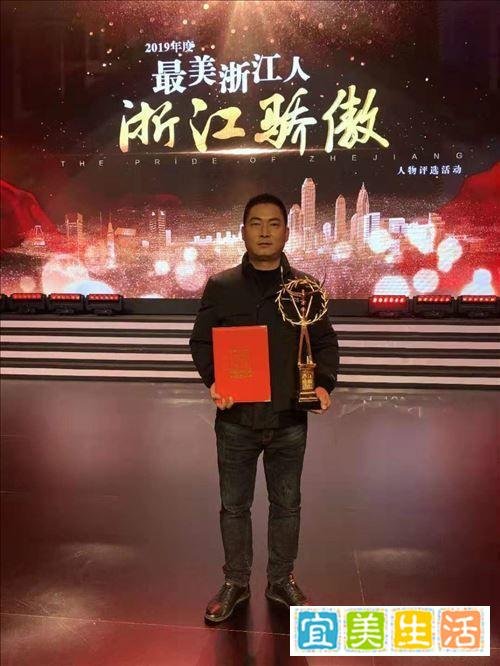 浙江“飞车侠”刘文忠，徒手拉停奔跑的失控大货车