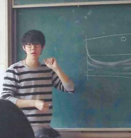 盘点一下那些年迷死人的高校男神老师！