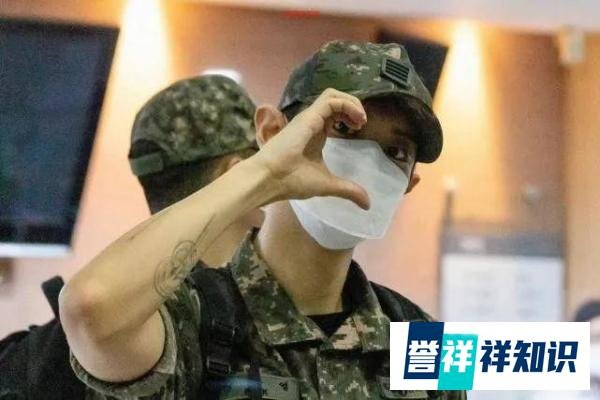 EXO成员朴灿烈今日退伍