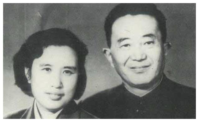 先楚将军有几位夫人？
