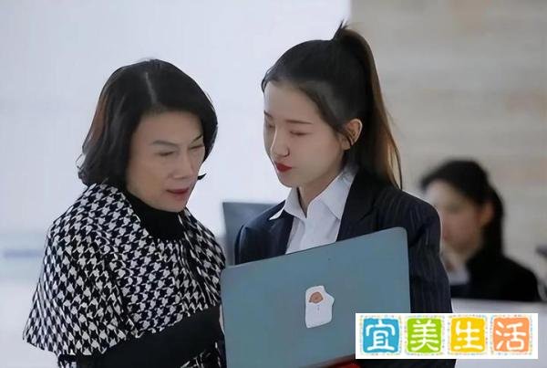 董明珠：大学生打螺钉没什么不可以！网友：你问过大学生了吗？