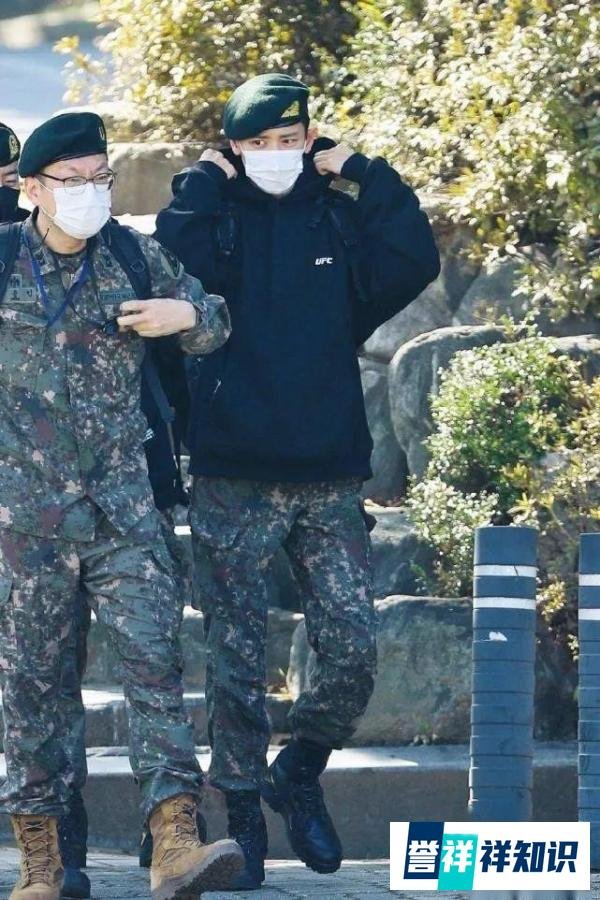 EXO成员朴灿烈今日退伍