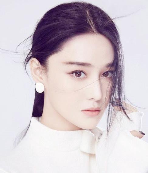 张馨予梦到去世的父亲，听着独特的音乐独自落泪，我很想你，爸爸