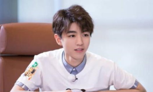 王俊凯蹲路障休息，这种行为会有安全隐患吗？