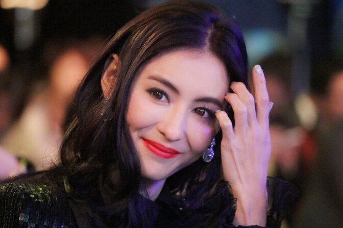 揭张柏芝曾为谢霆锋流产跳楼自杀内幕，真相是什么？