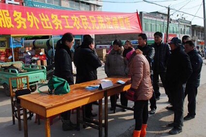 民工外出打工带40斤煎饼做中饭，这种行为你怎么看？