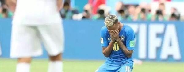 终究还是内马尔承受了一切