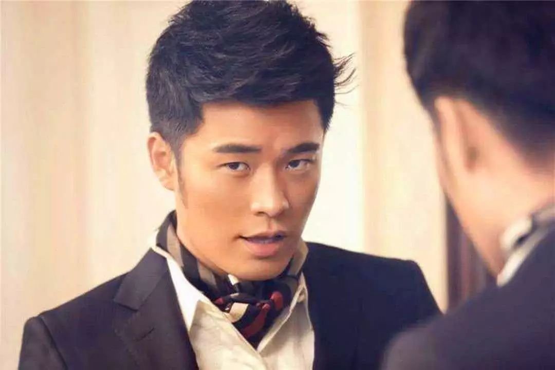 陈赫自嘲自己像地主家傻儿子，他这是要用自黑来洗白吗？