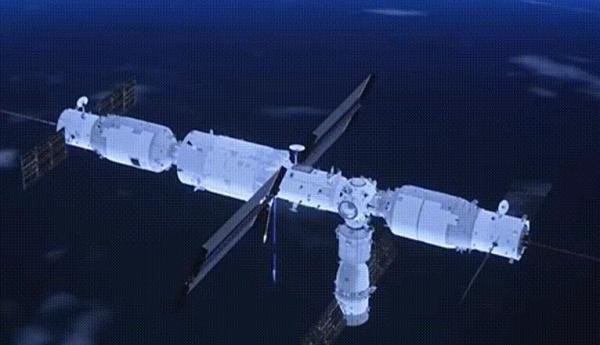 神舟十四号成功对接，天宫空间站却被顶竖起来，怎么回事？