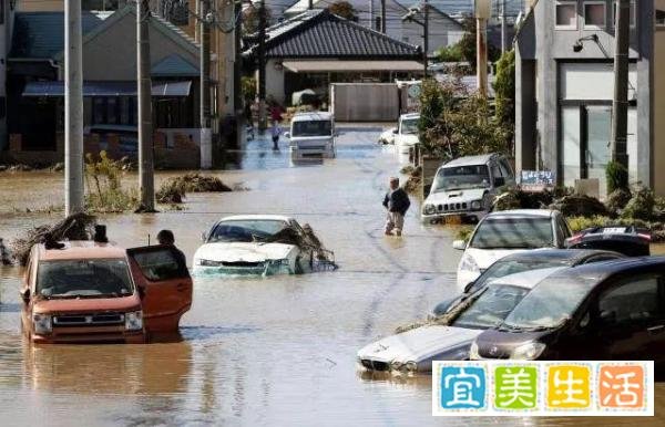 60年罕见超强台风来袭,铁路停运,航班取消,已致33人死亡!