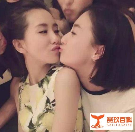 刘诗诗怀孕后露面全副武装孕味十足 网友：祝幸福！