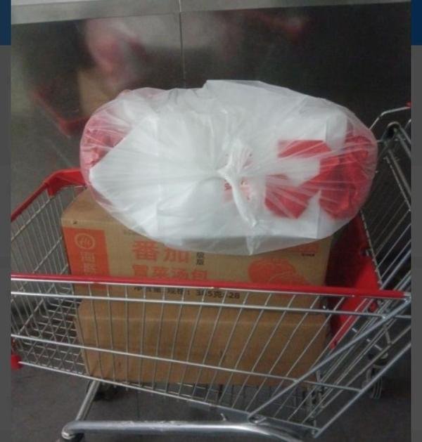 现在有的商家把外卖员当成快递员或者物流员了，搞得我好郁闷，我感觉自己都要抑郁了