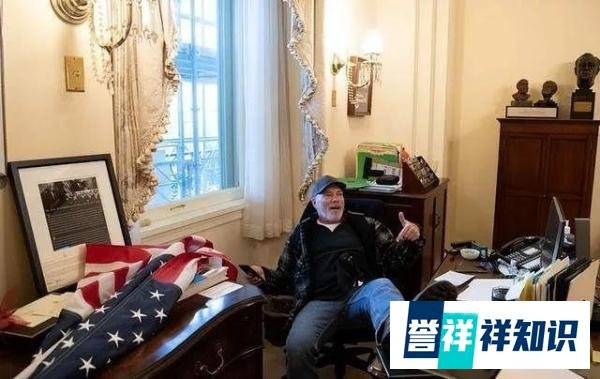 佩洛西老公家中遇袭，暴徒手持带血锤子