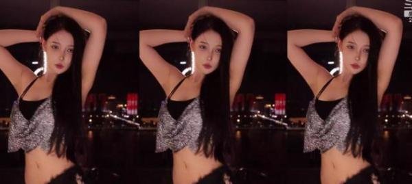 斗鱼鱼乐盛典九周年，米娜携新战衣再秀热舞，主播签名弹幕都是梗