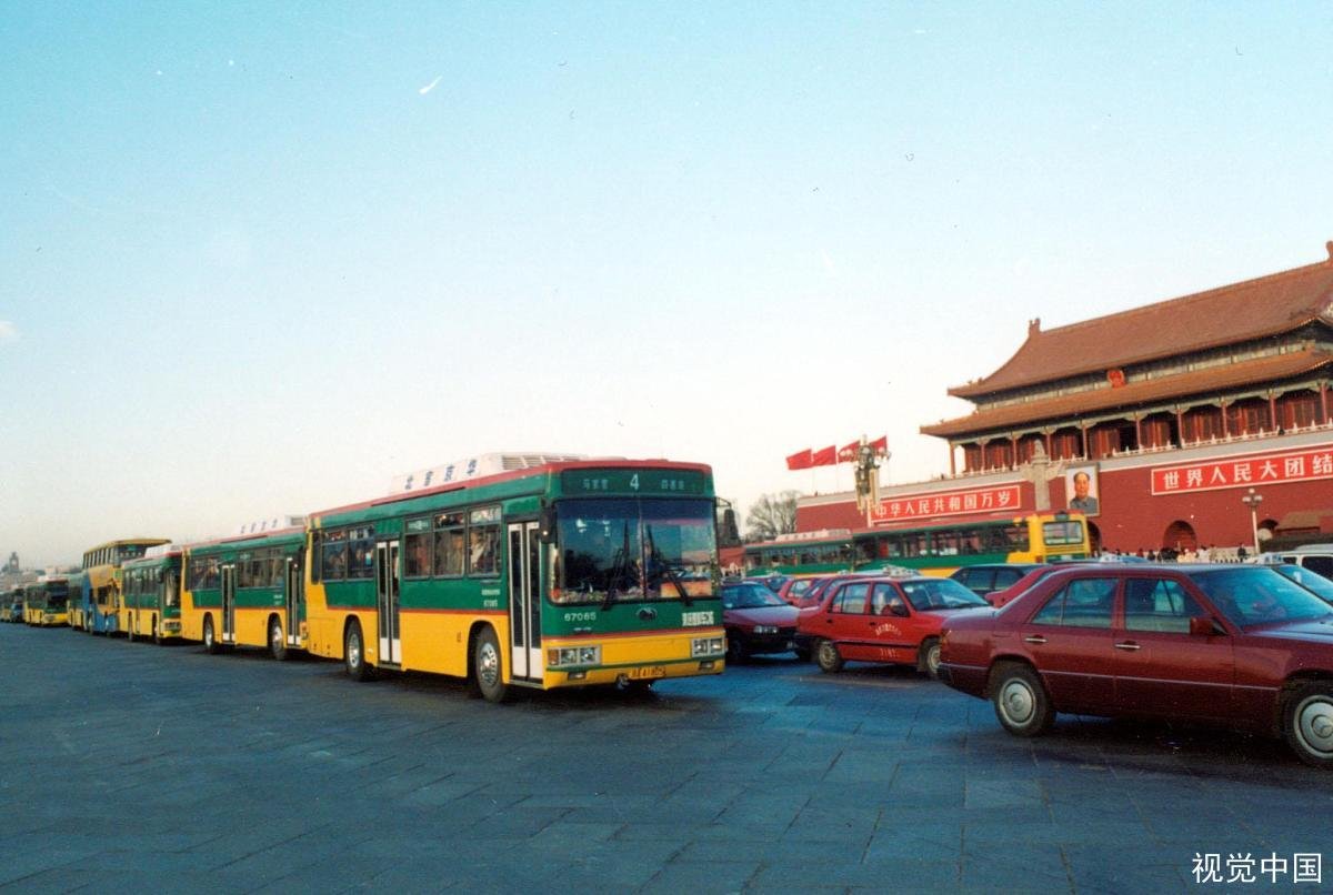 陕西女孩高考前乘末班车留纸条,与司机师傅道别,为何会引发网友共鸣?