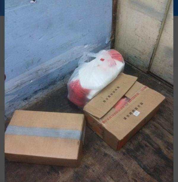 现在有的商家把外卖员当成快递员或者物流员了，搞得我好郁闷，我感觉自己都要抑郁了
