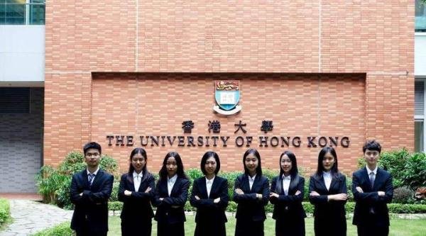 成都女孩放弃港大68万奖金，最后去了哪所学校？听到选择众人很欣慰！