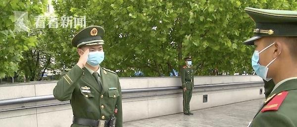 外滩跳江救人的兵哥哥找到了 这是咋情况？