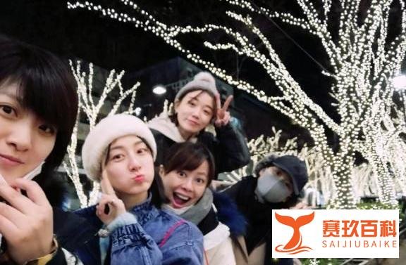 刘诗诗怀孕后露面全副武装孕味十足 网友：祝幸福！