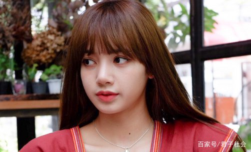 blackpink成员lisa感染新冠,她究竟是如何被感染的?