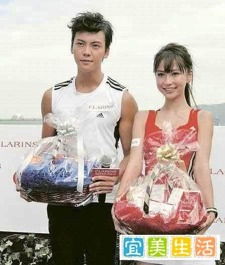 Angelababy 杨颖到底有没有整容？宣称没整容却撞脸凤姐