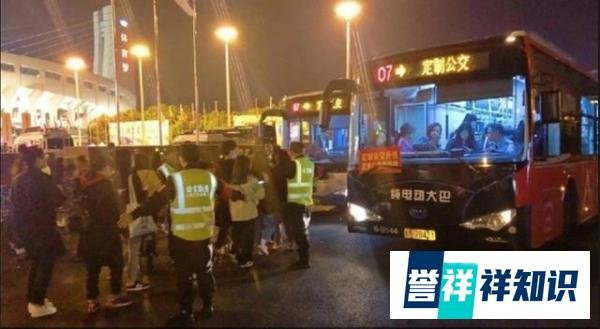 鹿晗又双叒叕火了！砸下2000万送鹿饭们上太空