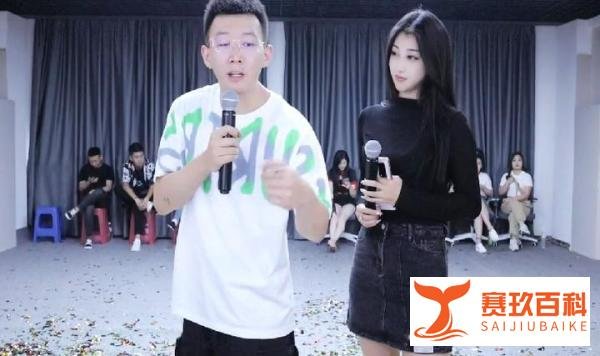 小白龙团队直播出事故，将女主播“甩飞”受伤，宣布老婆正式出道