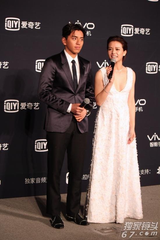 妖凰陛下的高中生宝贝的内容简介