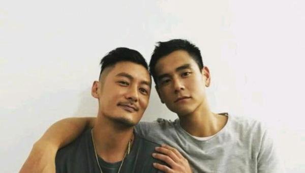 余文乐祝彭于晏早日脱单 这是咋情况？