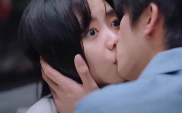 《以家人之名》:凌霄强吻了异姓妹妹李尖尖,你觉得凌霄这么做合适吗?